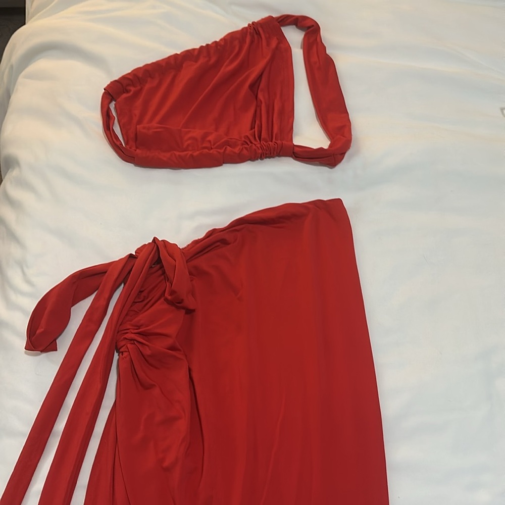 NWOT Red One-Shoulder Two-Piece Set Size S - Picture 6 of 7